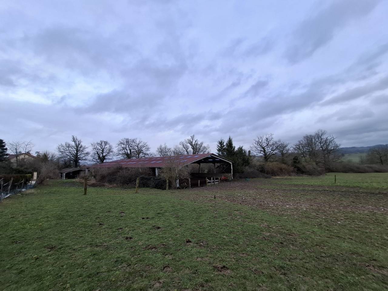 Cuadra de propietarios En venta Allier