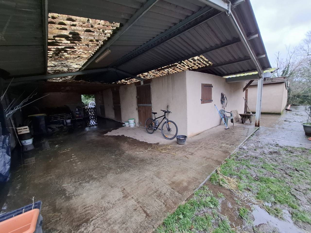 Cuadra de propietarios En venta Allier