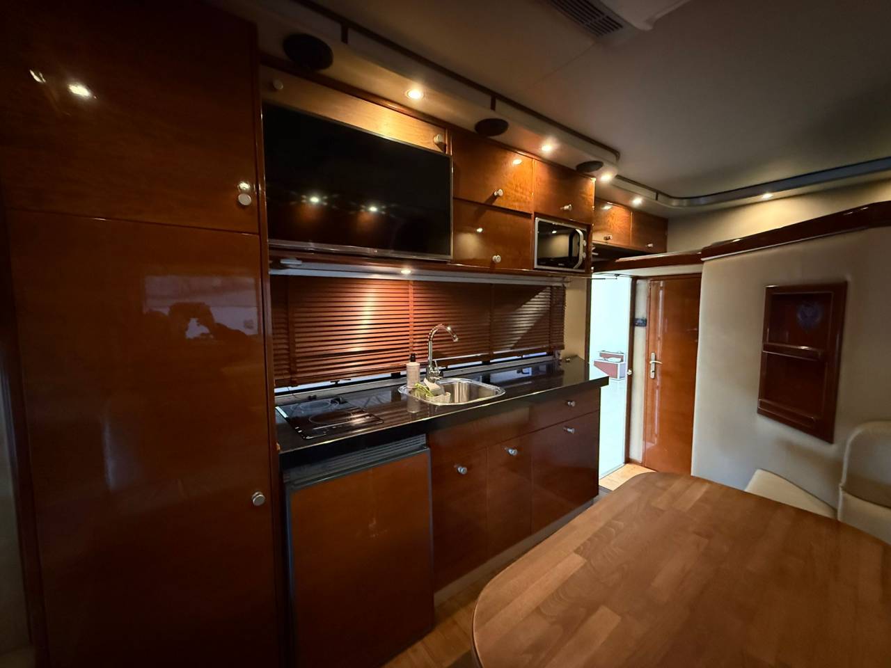 Cami&oacute;n para caballos Man 12.240 2008 De segunda mano