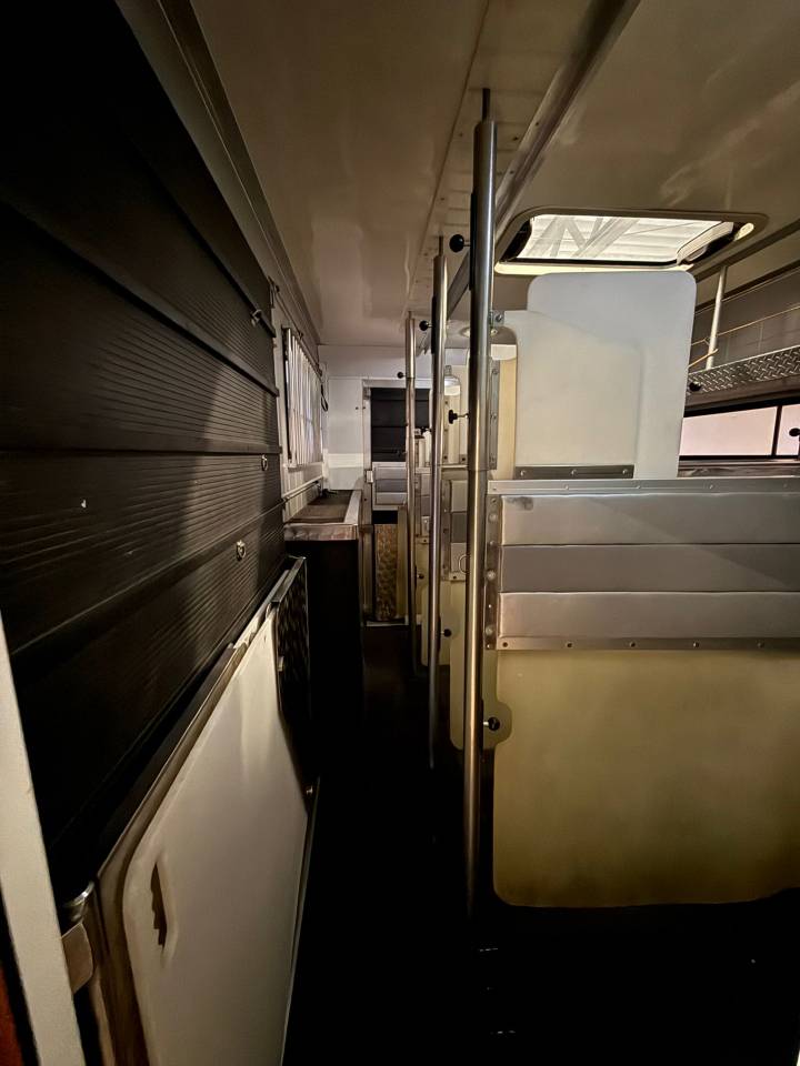 Cami&oacute;n para caballos Man 12.240 2008 De segunda mano