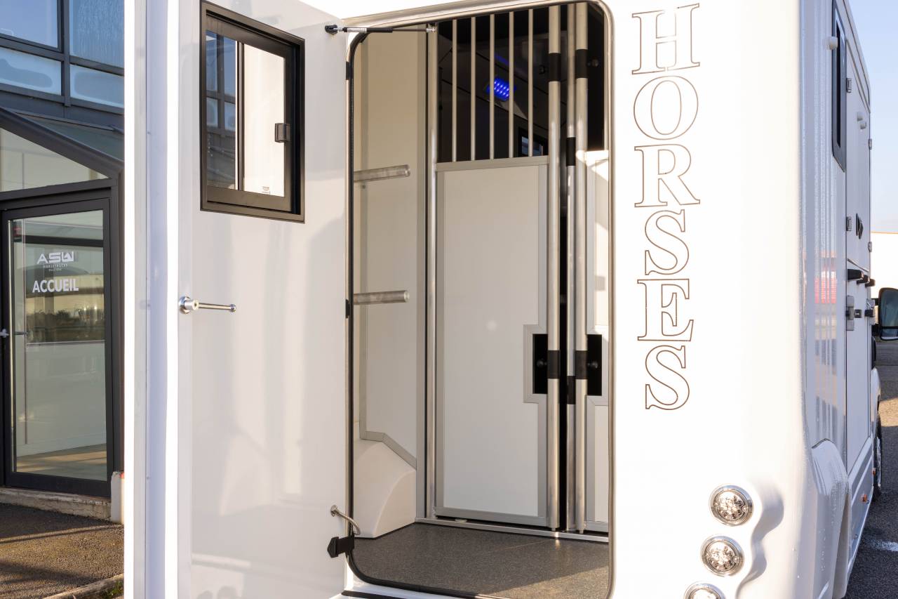 Furgoneta para caballos Fiat  FIAT DUCATO 2016 De segunda mano