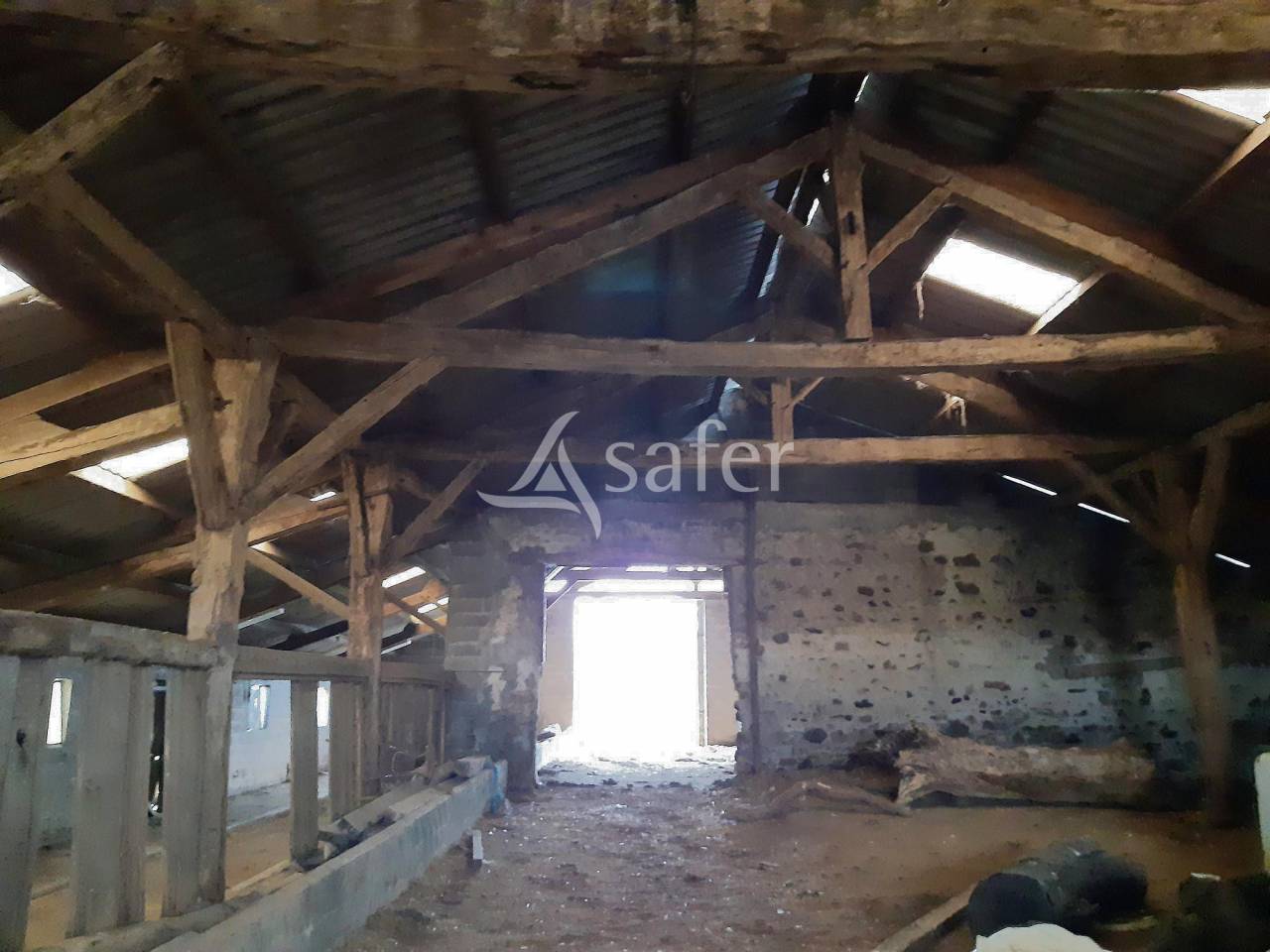 Explotaci&oacute;n agr&iacute;cola En venta Vienne