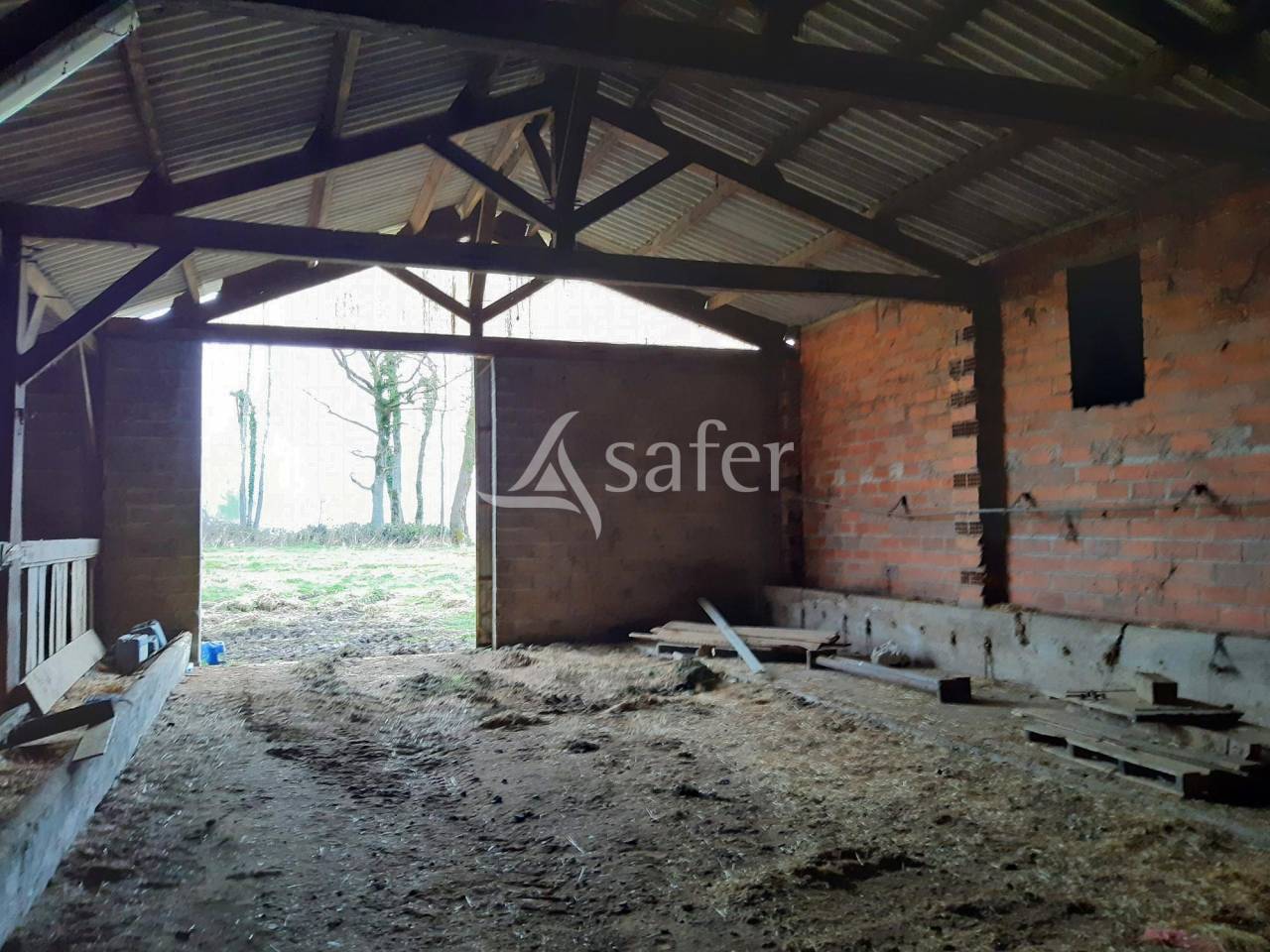 Explotaci&oacute;n agr&iacute;cola En venta Vienne