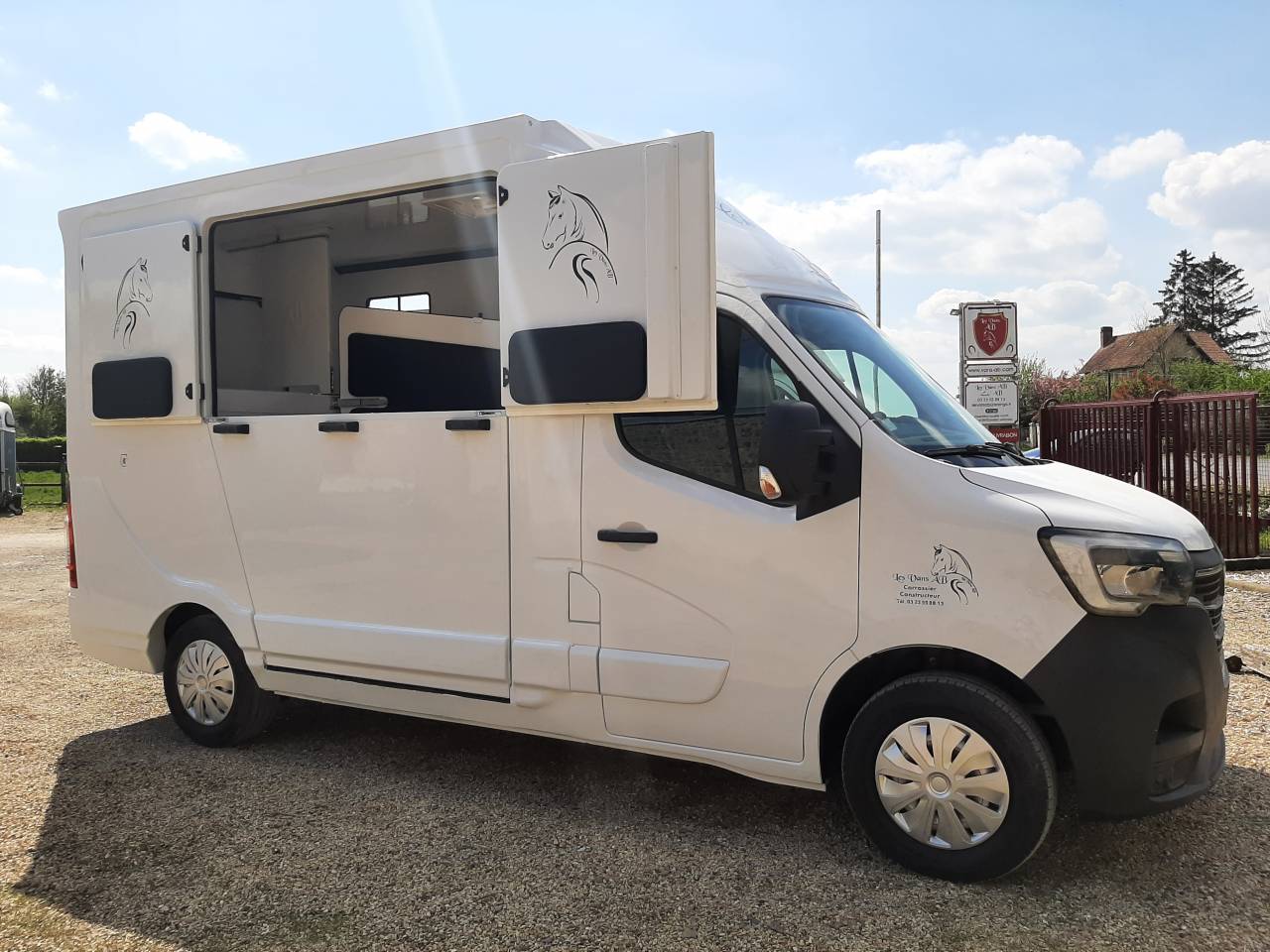 Furgoneta para caballos Renault Master 2020 De segunda mano