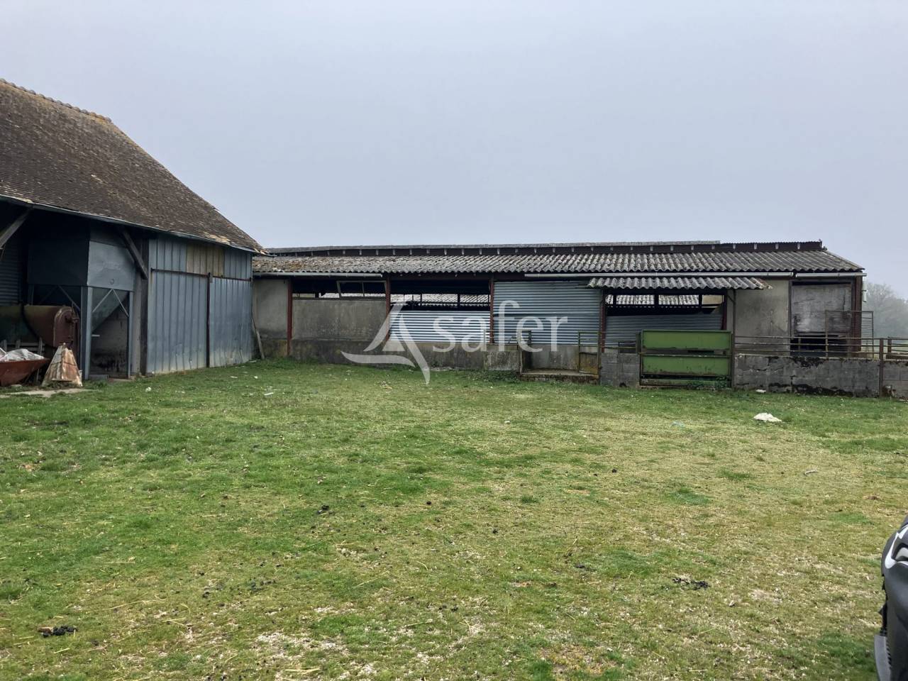 Explotaci&oacute;n agr&iacute;cola En venta Yonne