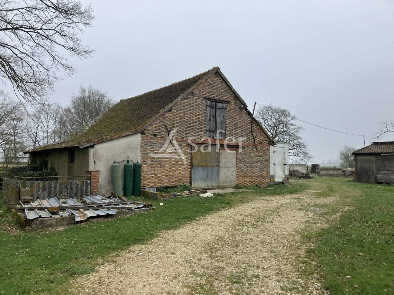 Explotaci&oacute;n agr&iacute;cola En venta Yonne