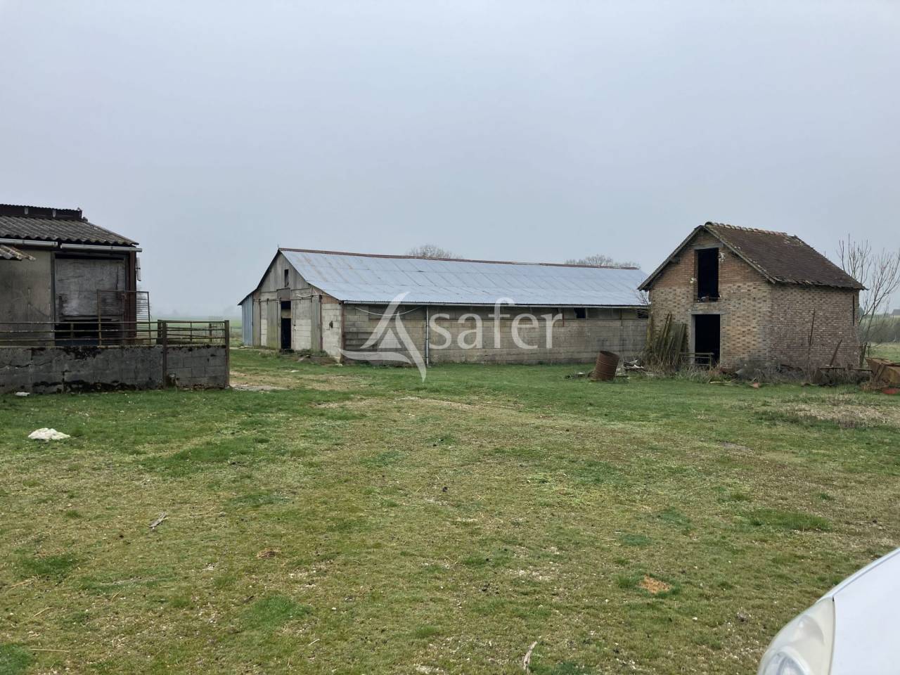 Explotaci&oacute;n agr&iacute;cola En venta Yonne