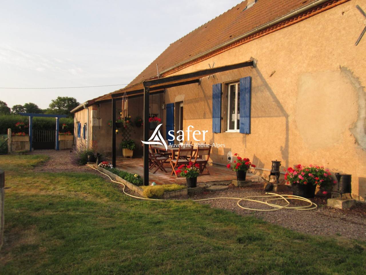 Explotaci&oacute;n av&iacute;cola En venta Allier