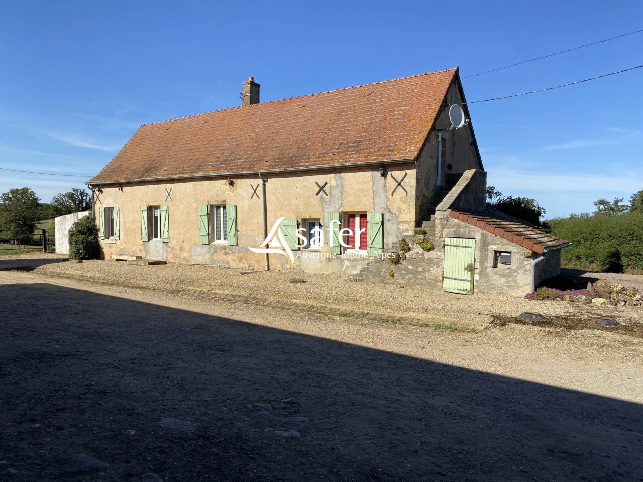 Explotaci&oacute;n av&iacute;cola En venta Allier