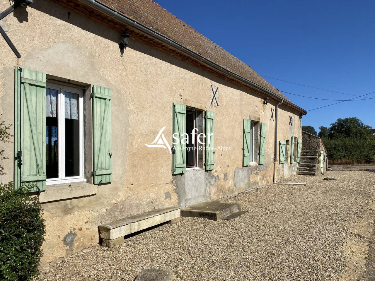 Explotaci&oacute;n av&iacute;cola En venta Allier