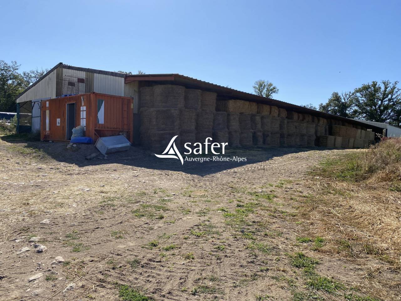 Explotaci&oacute;n av&iacute;cola En venta Allier