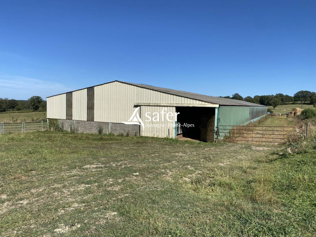 Explotaci&oacute;n av&iacute;cola En venta Allier