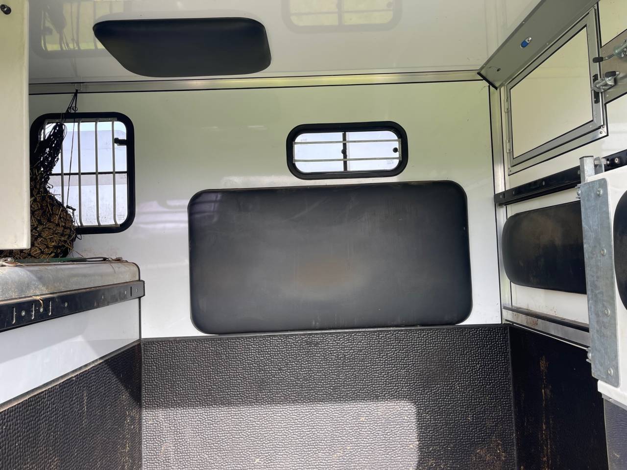 Furgoneta para caballos Renault RENAULT MASTER  2023 De segunda mano