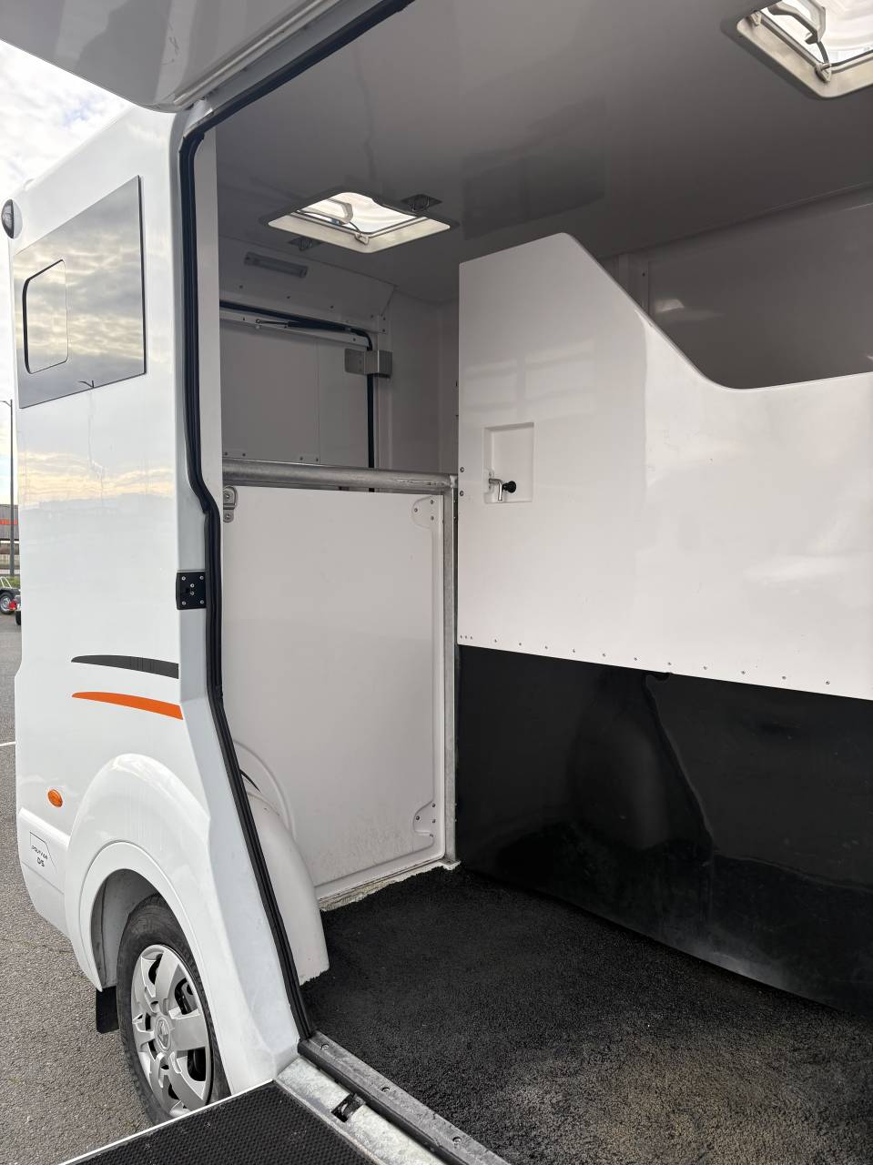 Furgoneta para caballos Barbot master 2024 De segunda mano