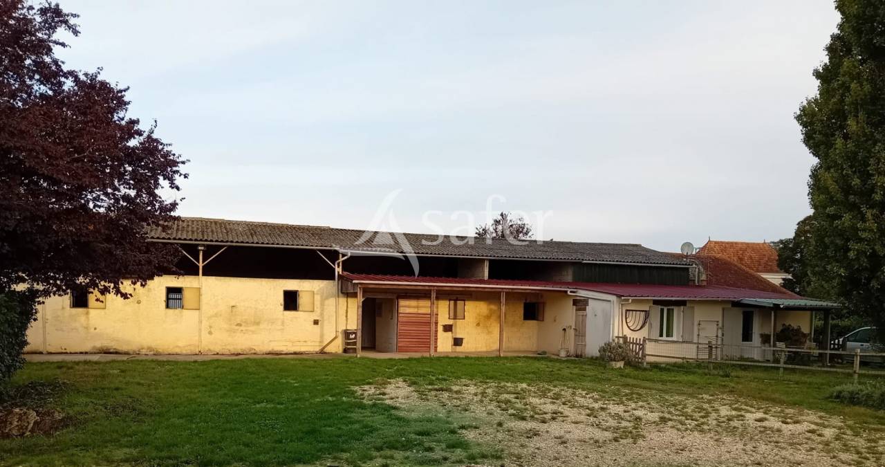 Propiedad ecuestre En venta Charente Mar&iacute;timo
