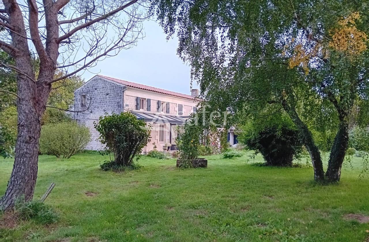 Propiedad ecuestre En venta Charente Mar&iacute;timo