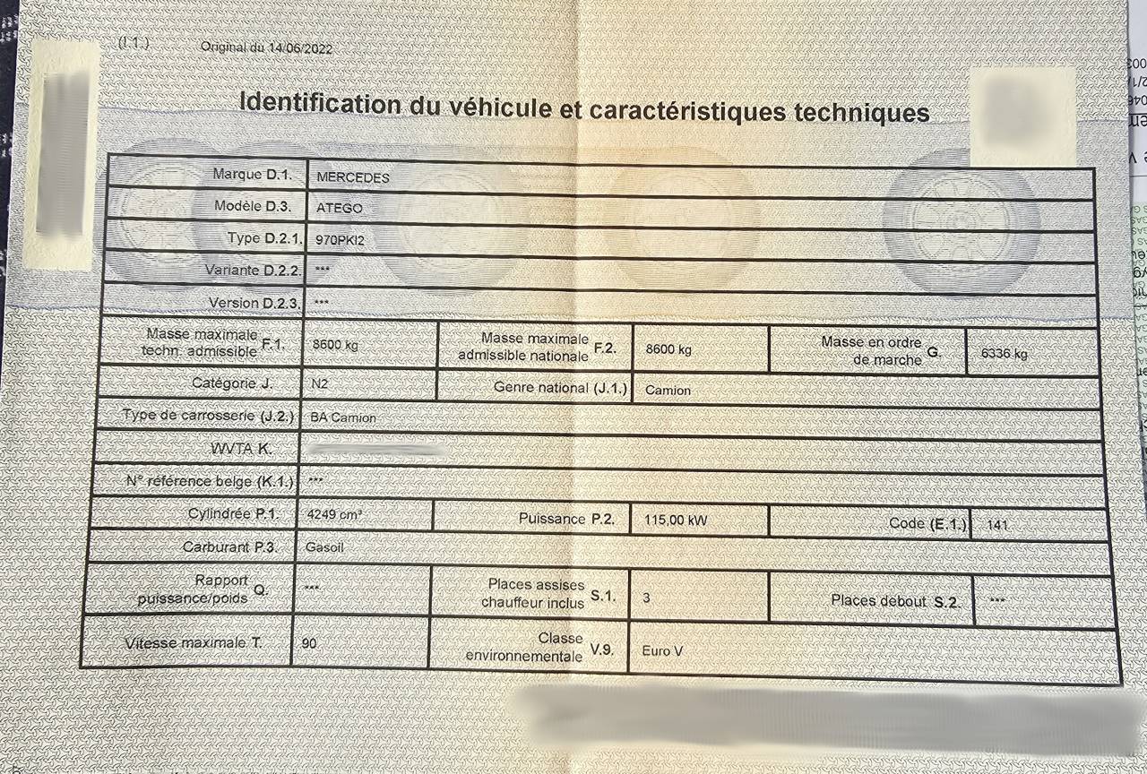 Cami&oacute;n para caballos Mercedes ATEGO 2013 De segunda mano