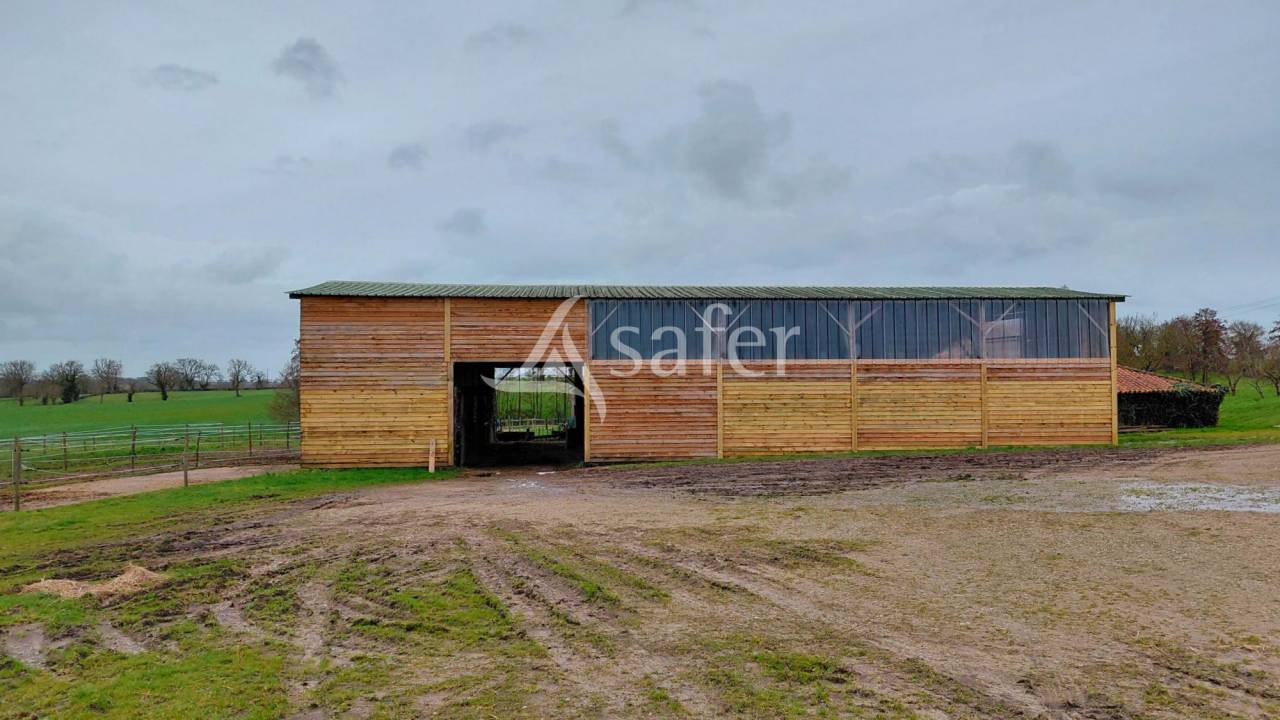 Propiedad ecuestre En venta Deux-S&egrave;vres