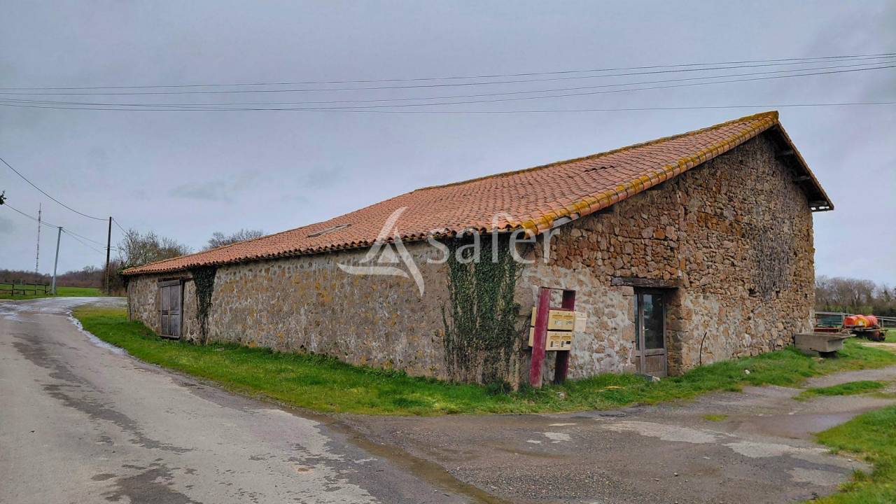Propiedad ecuestre En venta Deux-S&egrave;vres