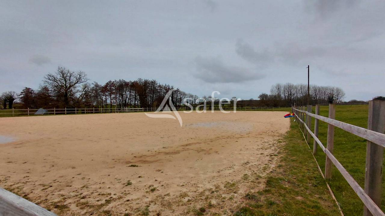 Propiedad ecuestre En venta Deux-S&egrave;vres