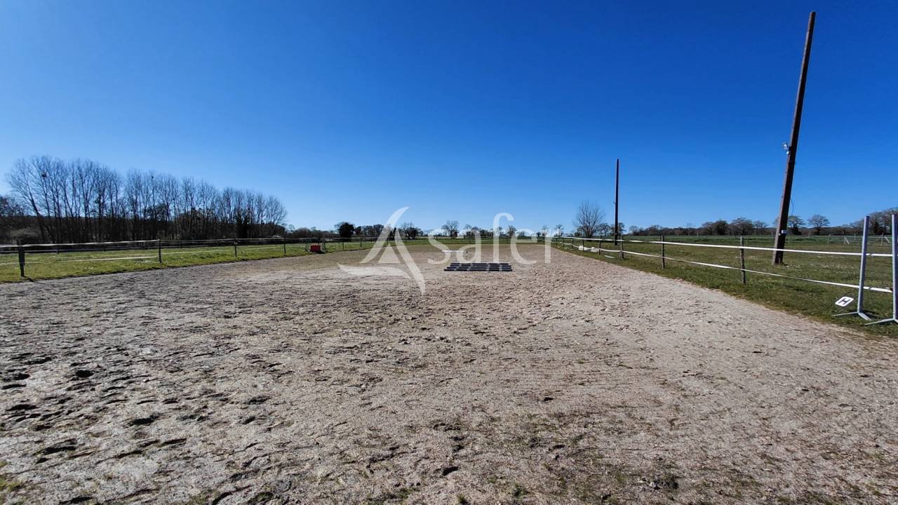 Propiedad ecuestre En venta Deux-S&egrave;vres