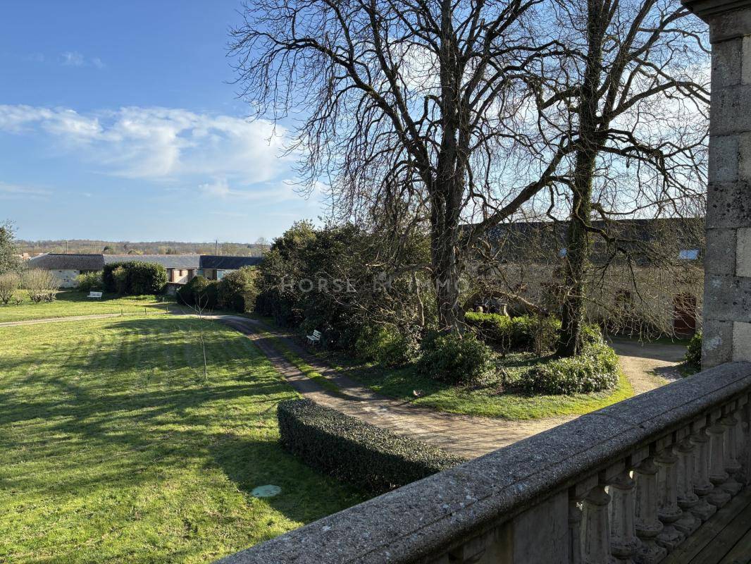 Bonita residencia ecuestre En venta Vend&eacute;e