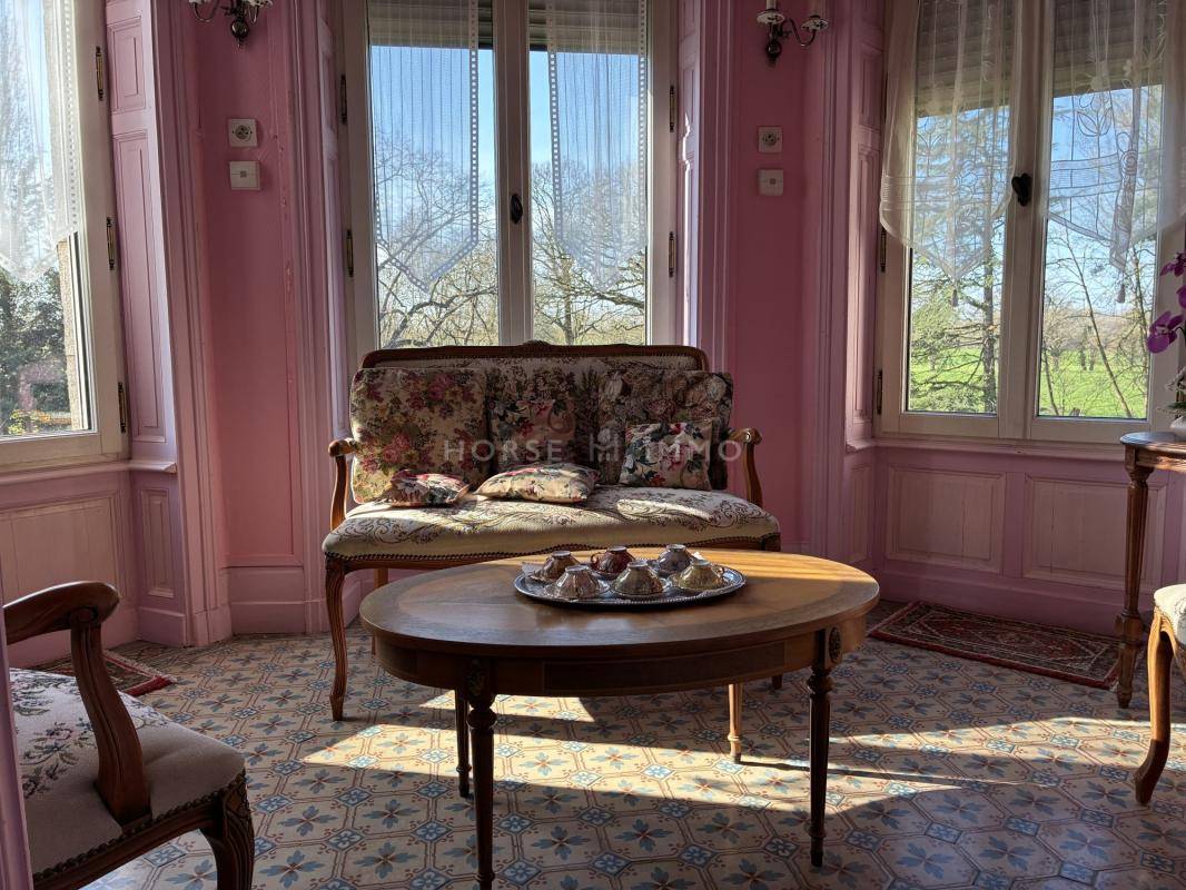 Bonita residencia ecuestre En venta Vend&eacute;e