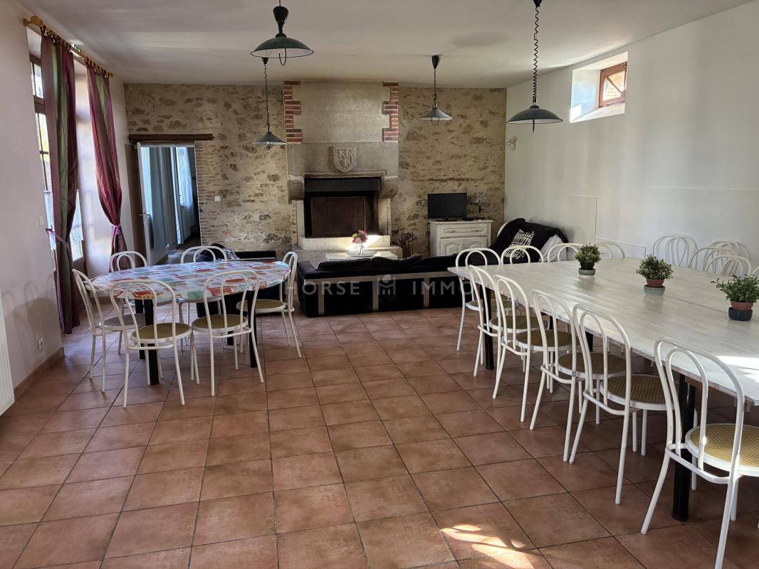 Bonita residencia ecuestre En venta Vend&eacute;e