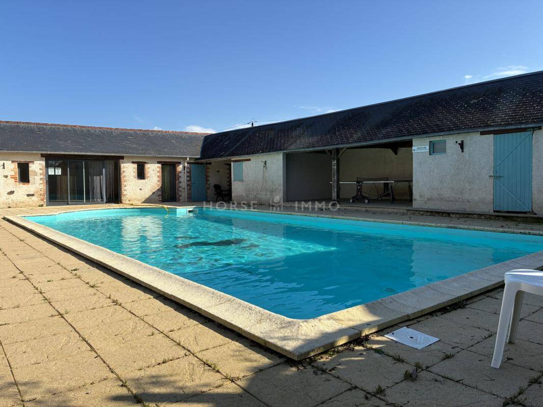 Bonita residencia ecuestre En venta Vend&eacute;e