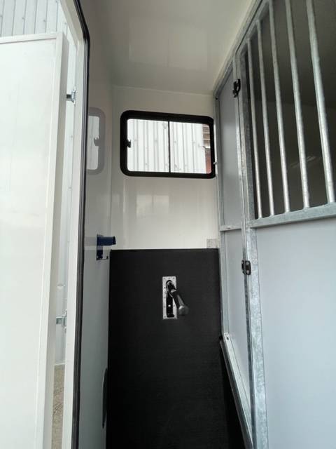 Furgoneta para caballos Renault MASTER 2021 Nuevo