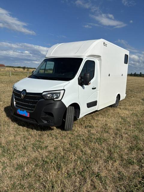 Furgoneta para caballos Renault MASTER 2021 Nuevo