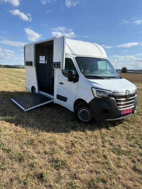 Furgoneta para caballos Renault MASTER 2021 Nuevo