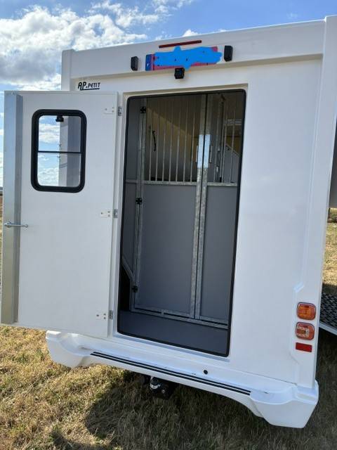 Furgoneta para caballos Renault MASTER 2021 Nuevo