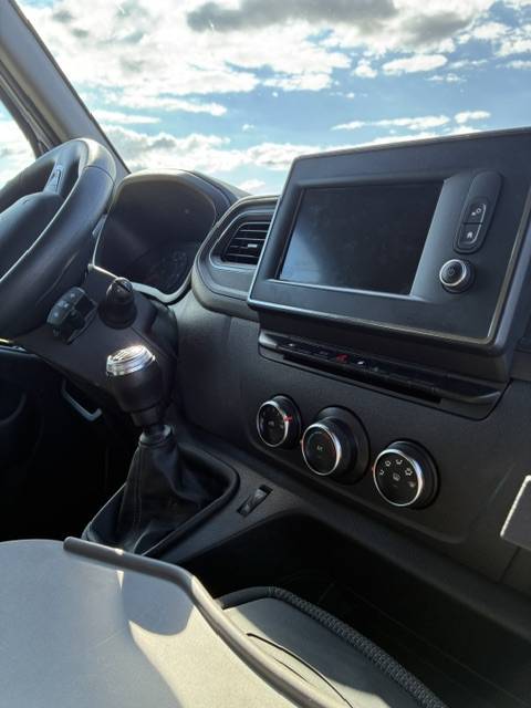 Furgoneta para caballos Renault MASTER 2021 Nuevo