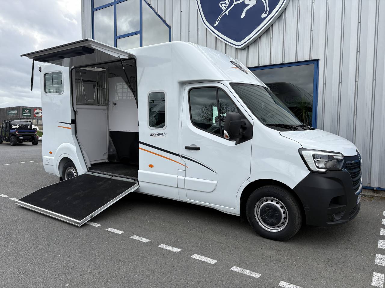 Furgoneta para caballos Barbot D5 2024 De segunda mano