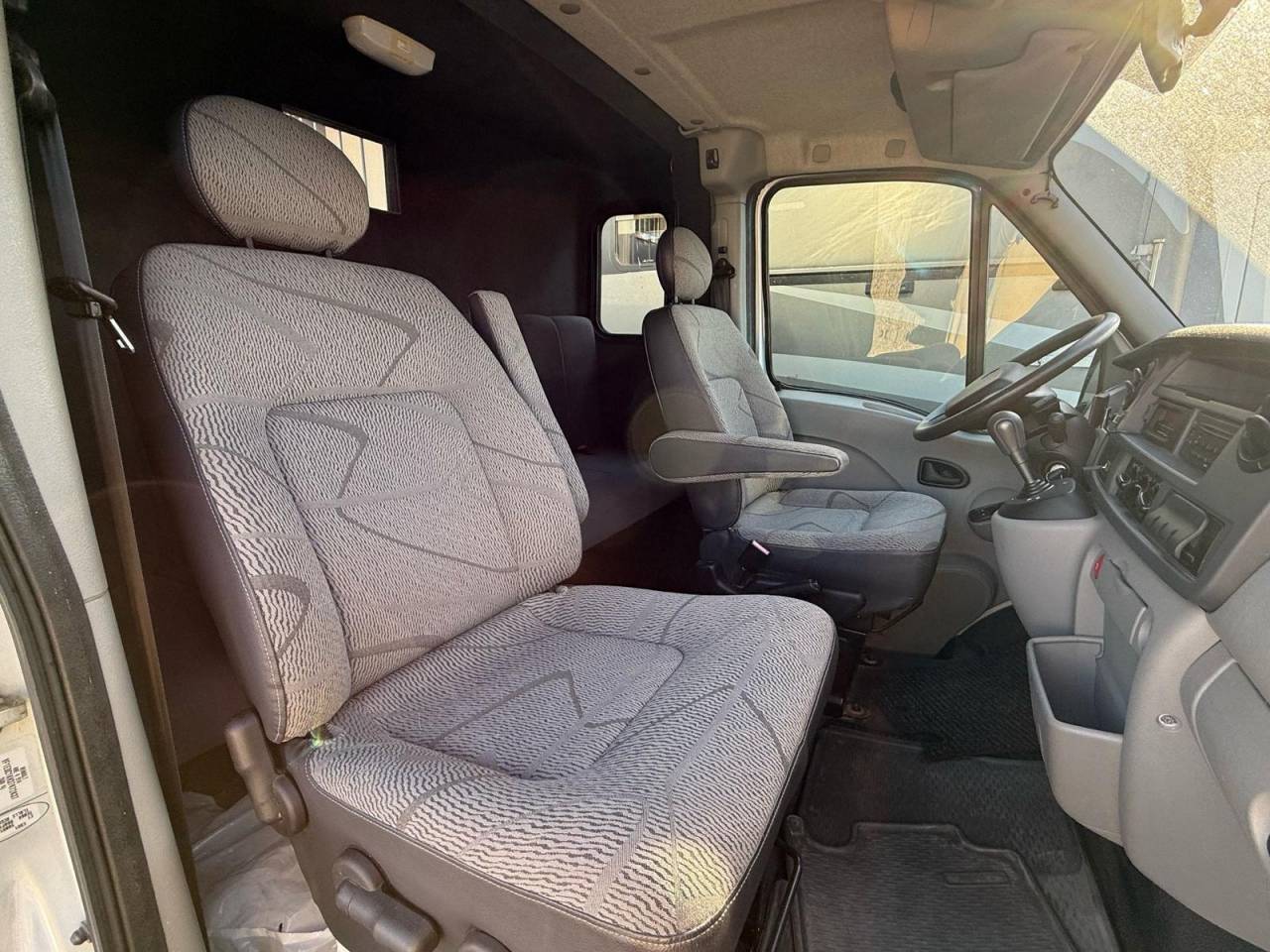 Theault Horseboxes 5 Original Deluxe