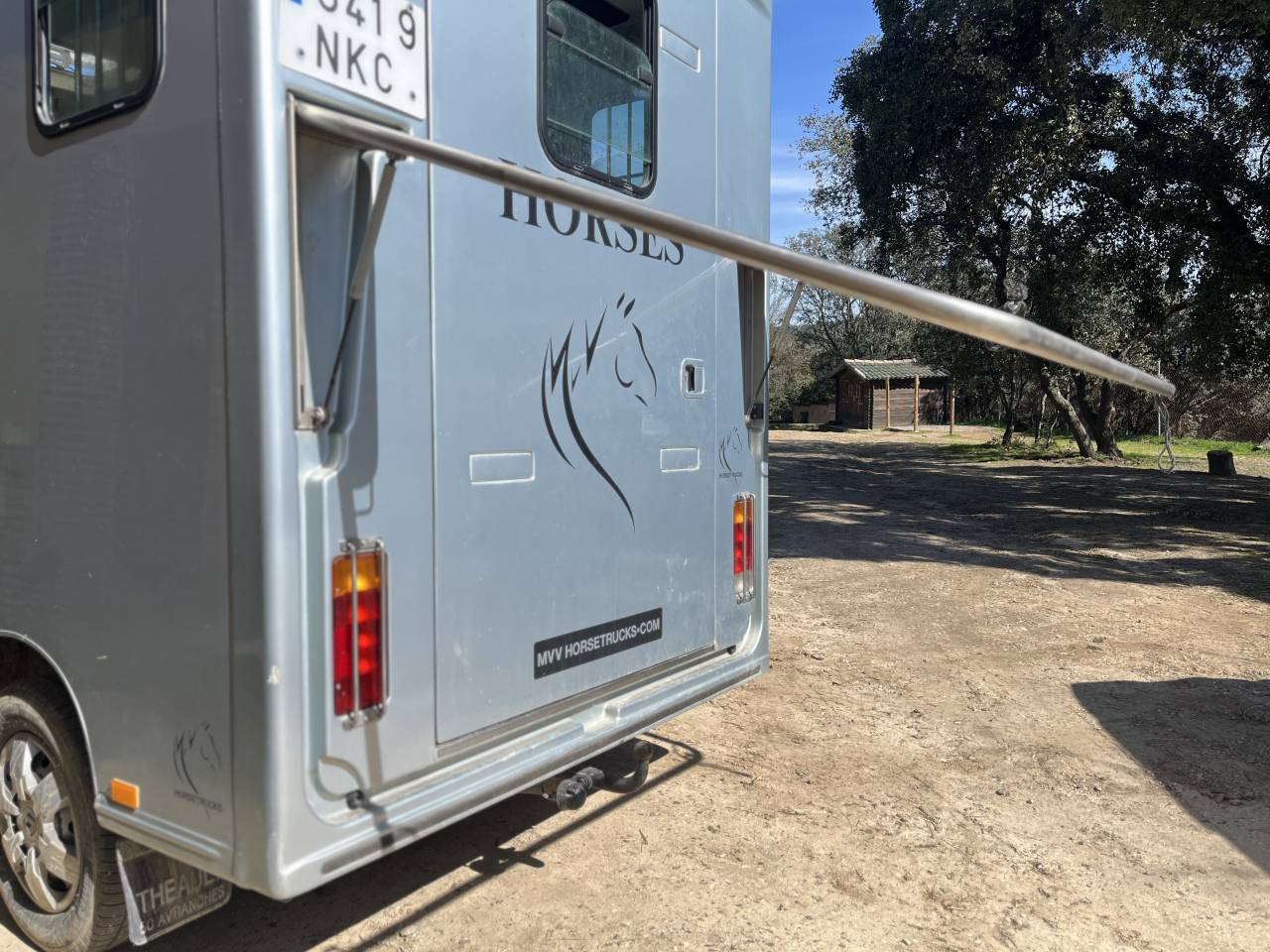 Theault Horseboxes 5 Original Deluxe