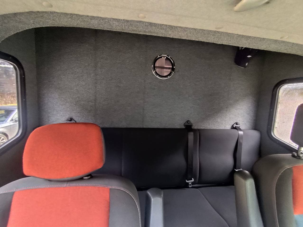 Furgoneta para caballos MTM  2012 De segunda mano