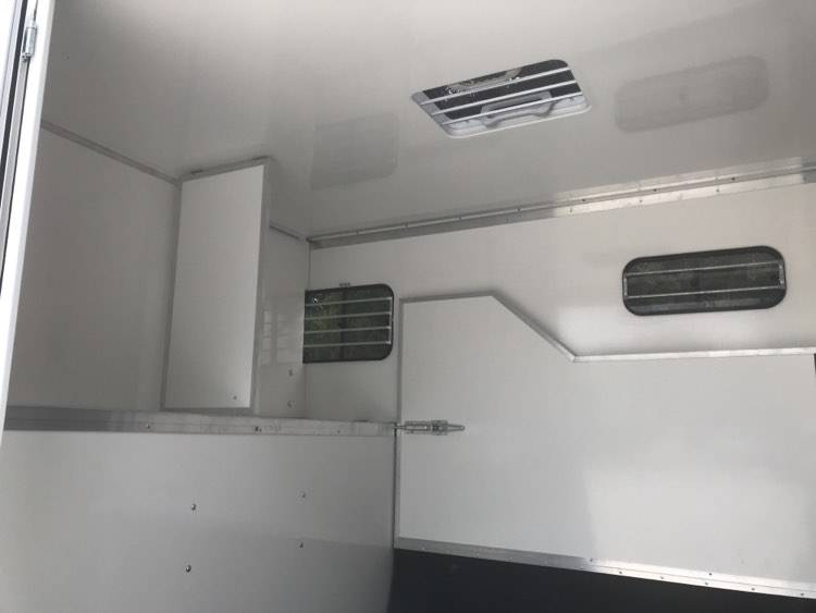 Furgoneta para caballos Renault  2015 De segunda mano