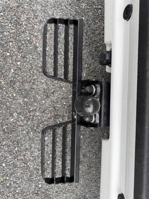 Furgoneta para caballos AKX Renault Master 2026 Nuevo