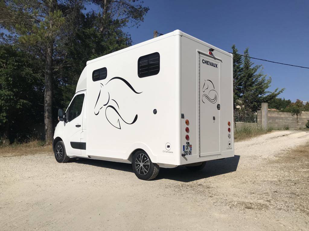 Furgoneta para caballos Renault  2013 De segunda mano