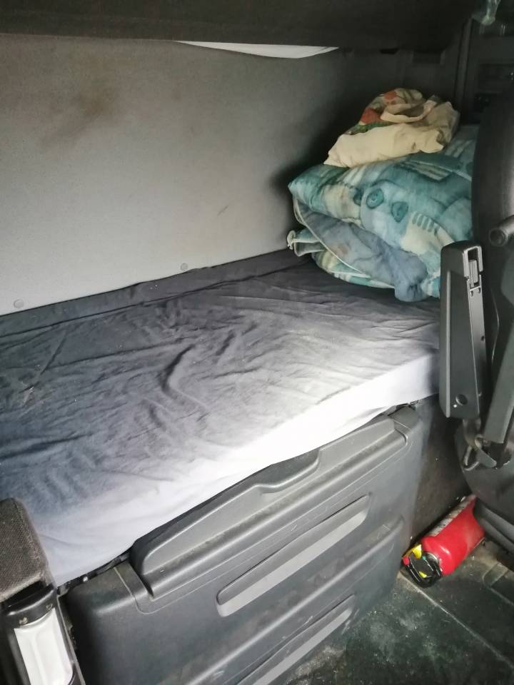 Cami&oacute;n para caballos Mercedes Actros  2005 De segunda mano