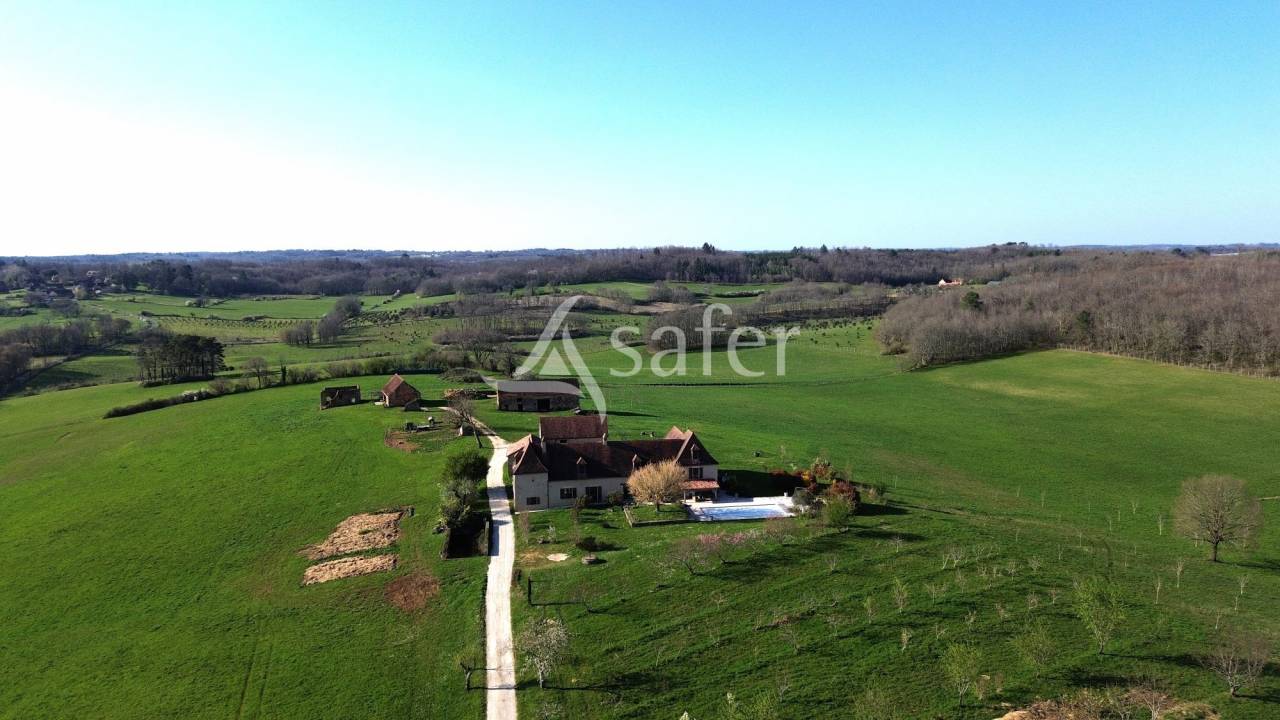 Explotaci&oacute;n agr&iacute;cola En venta Dordo&ntilde;a