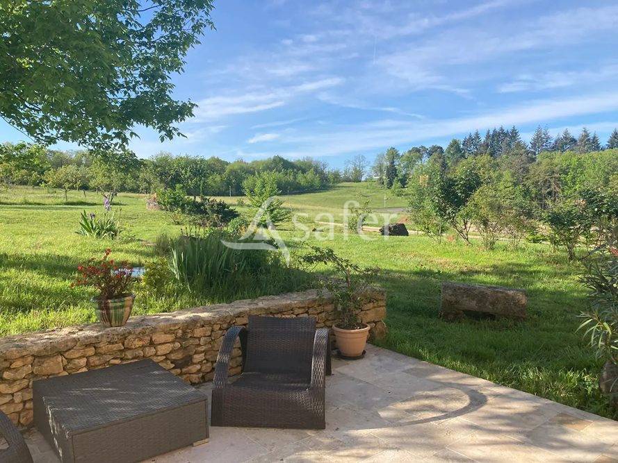 Explotaci&oacute;n agr&iacute;cola En venta Dordo&ntilde;a