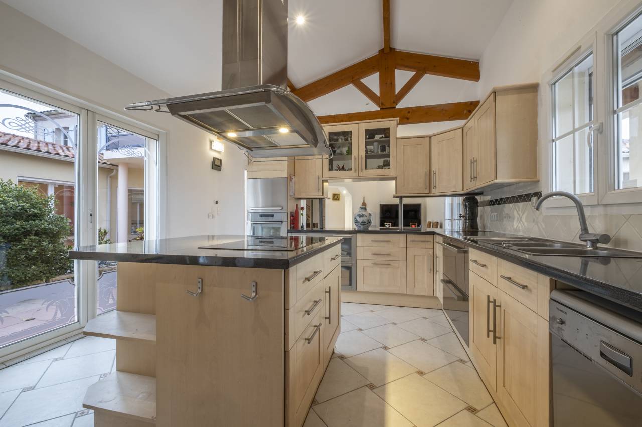 Bonita residencia ecuestre En venta Charente Mar&iacute;timo