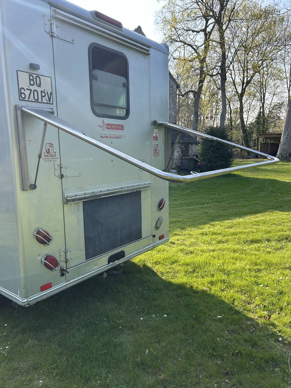 Furgoneta para caballos Renault Master 2 2006 De segunda mano