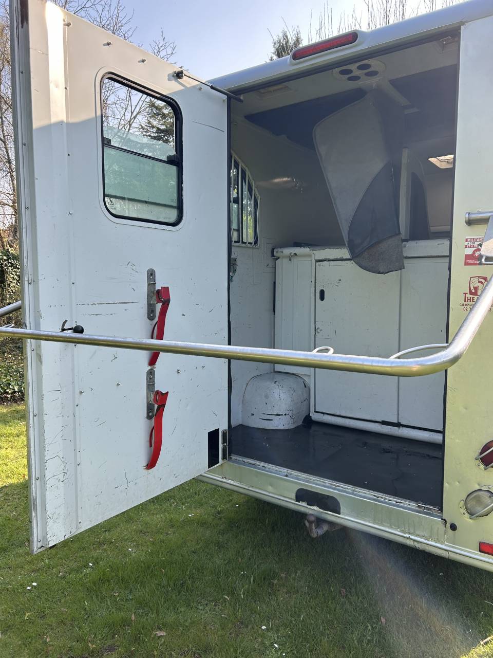 Furgoneta para caballos Renault Master 2 2006 De segunda mano