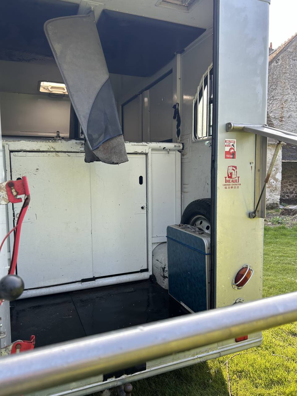 Furgoneta para caballos Renault Master 2 2006 De segunda mano