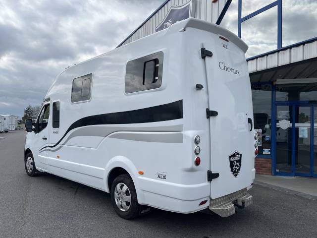 Furgoneta para caballos Barbot master 2021 De segunda mano