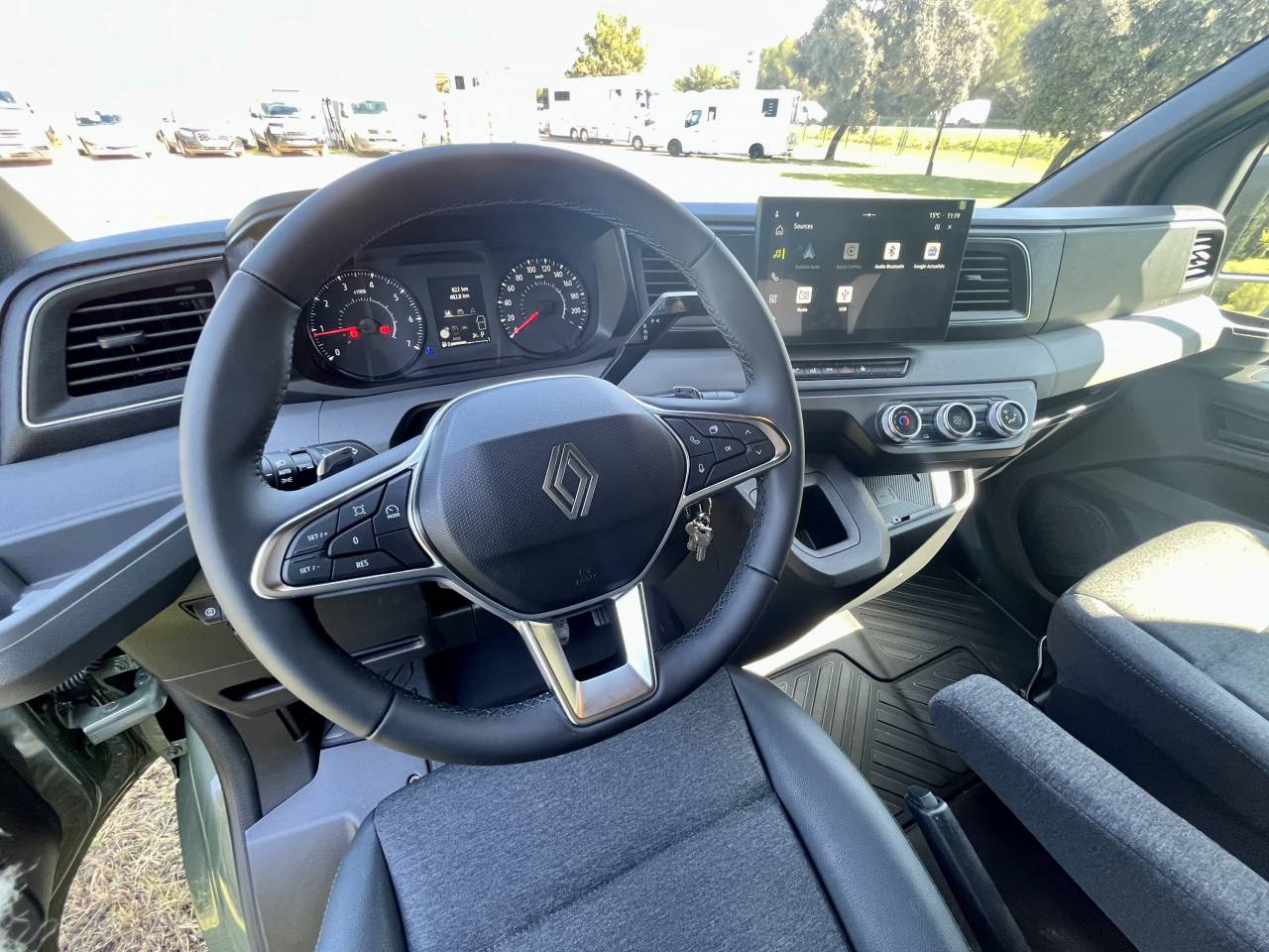 Furgoneta para caballos AKX  2026 Nuevo